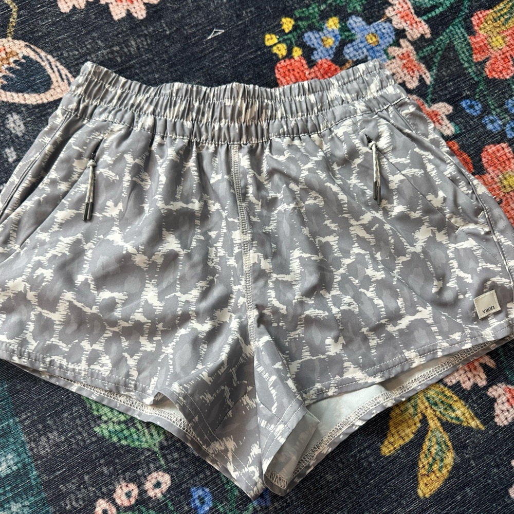 Vuori Women's Athletic Shorts in Gray and White